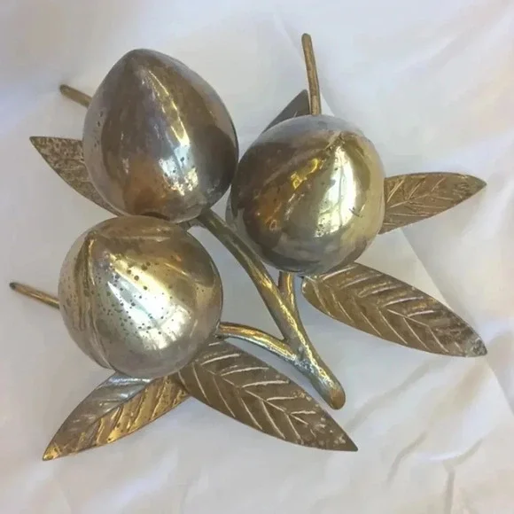 Vintage brass peaches Asian mythology - Picture 3 of 3
